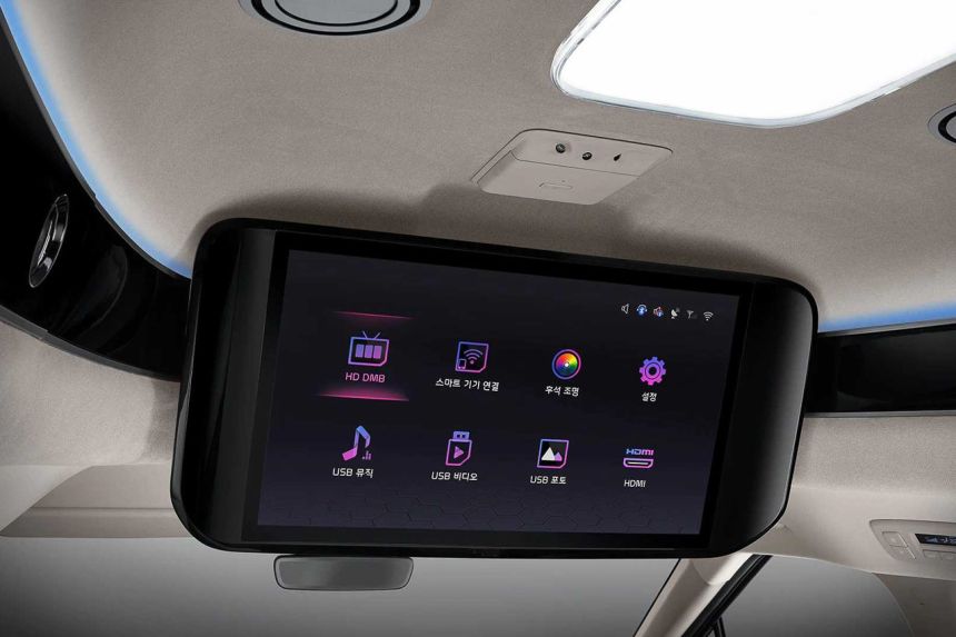 This 4-seat Kia Carnival wants to challenge Lexus LM image