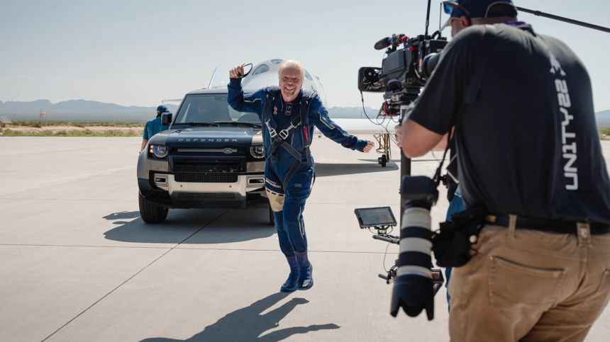 Land Rover was there for first Virgin Galactic space flight image