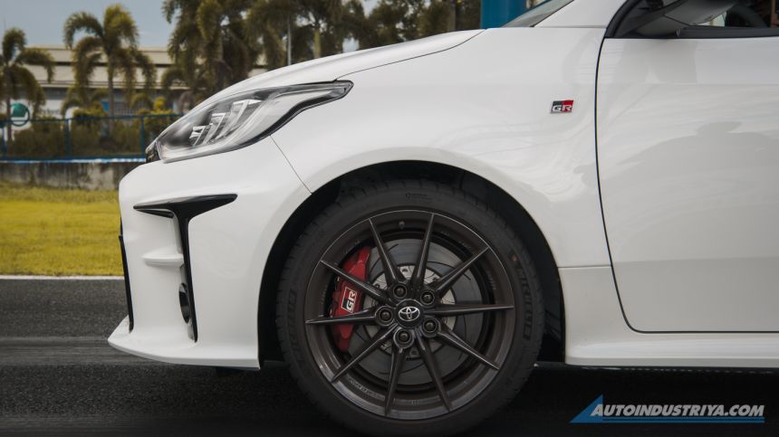 GR Yaris image