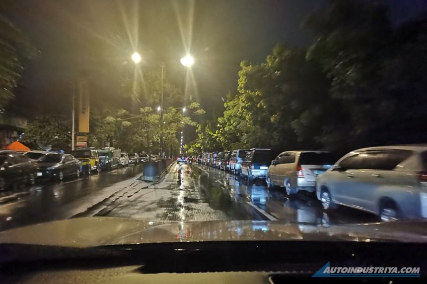 Cainta Mayor pushing solutions for flood problem image