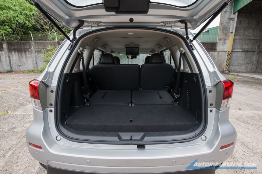 2021 Nissan Terra VL 4x4 Black Edition image