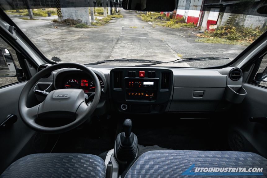 LCV Review: Isuzu Traviz L Utility Van 2.5L image