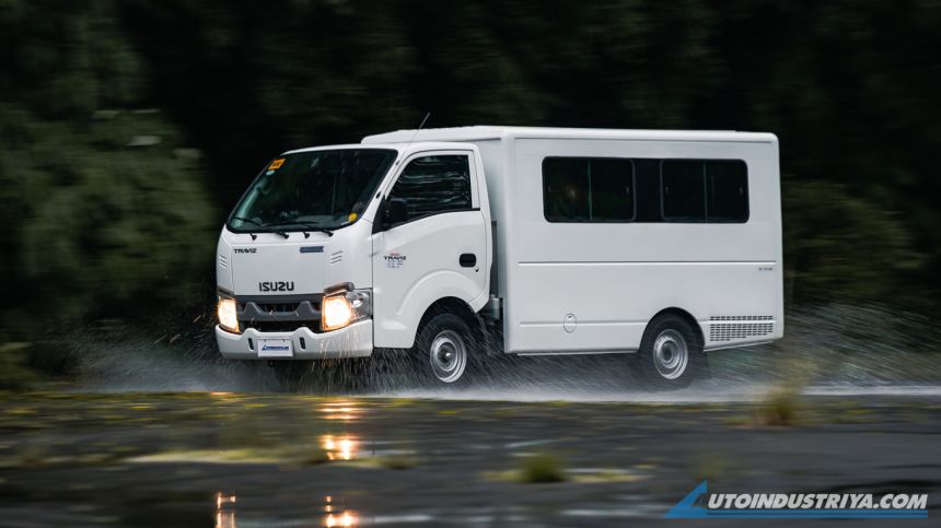LCV Review: Isuzu Traviz L Utility Van 2.5L image