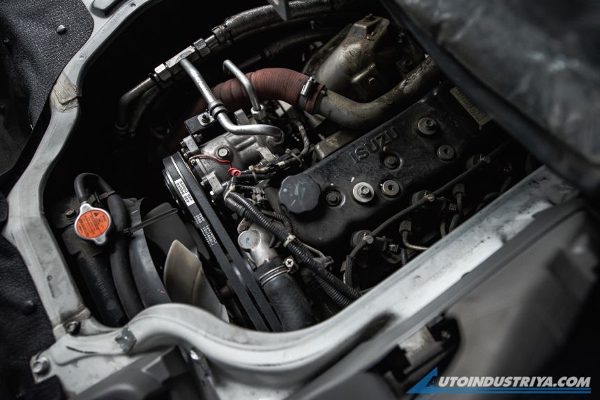 LCV Review: Isuzu Traviz L Utility Van 2.5L image