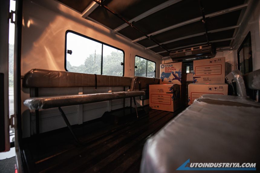 LCV Review: Isuzu Traviz L Utility Van 2.5L image