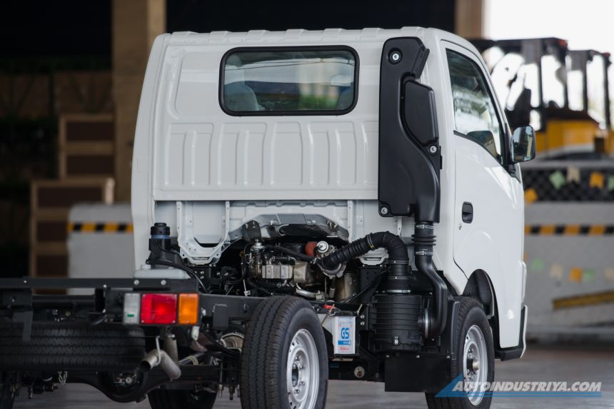 LCV Review: Isuzu Traviz L Utility Van 2.5L image