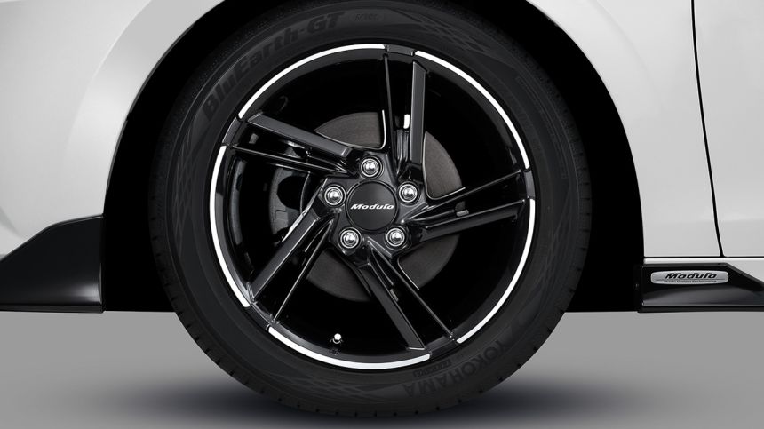 Honda glams up 2022 Civic with Modulo appearance pack image