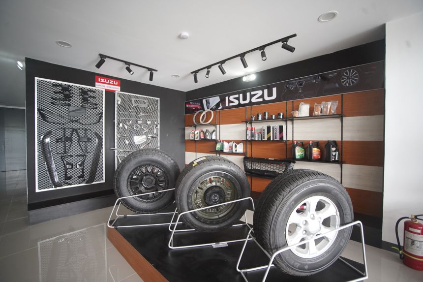 IPC celebrates reopening of Isuzu Isabela image
