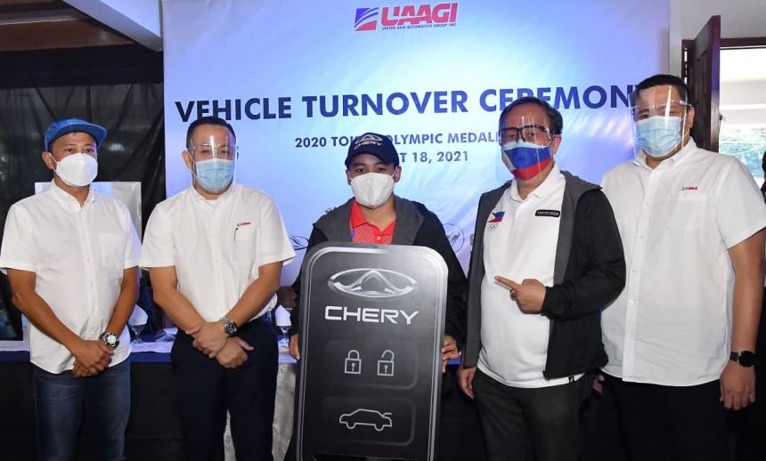 Foton and Chery PH award Diaz, Paalam, Petecio with new rides image