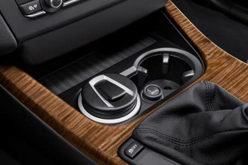 8 endangered features in modern cars image