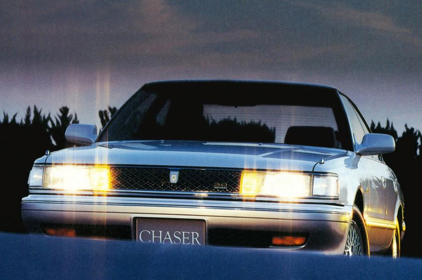 Obsolete: 10 features that are vanishing from modern cars image