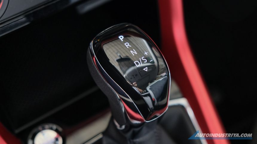 Is Volkswagen retiring the manual transmission? image