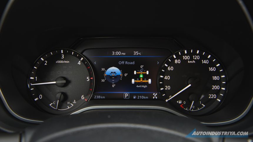 2022 Nissan Terra VL 4x4 image