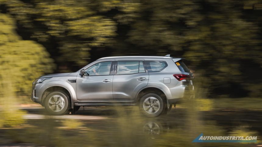 2022 Nissan Terra VL 4x4 image