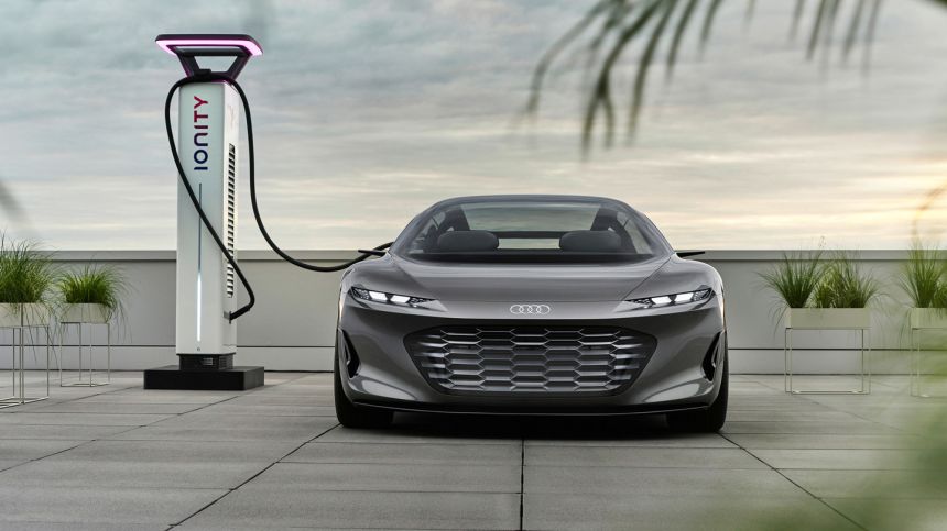 Audi Grandsphere concept is a 710HP private jet for the road image