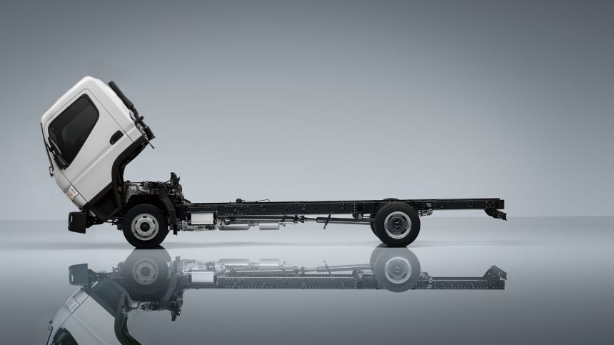 New Fuso Canter 6-wheeler is ready for your business needs image