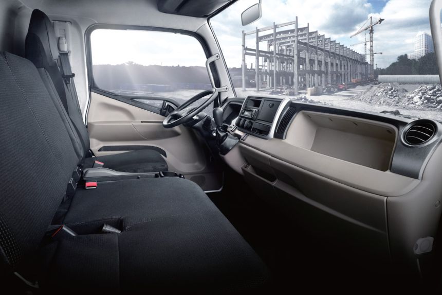 New Fuso Canter 6-wheeler is ready for your business needs image
