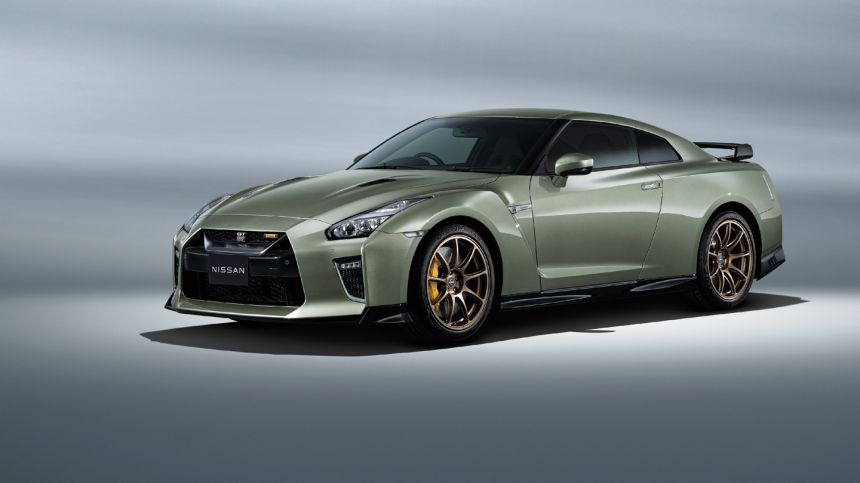 Nissan introduces another special edition R35 GT-R image