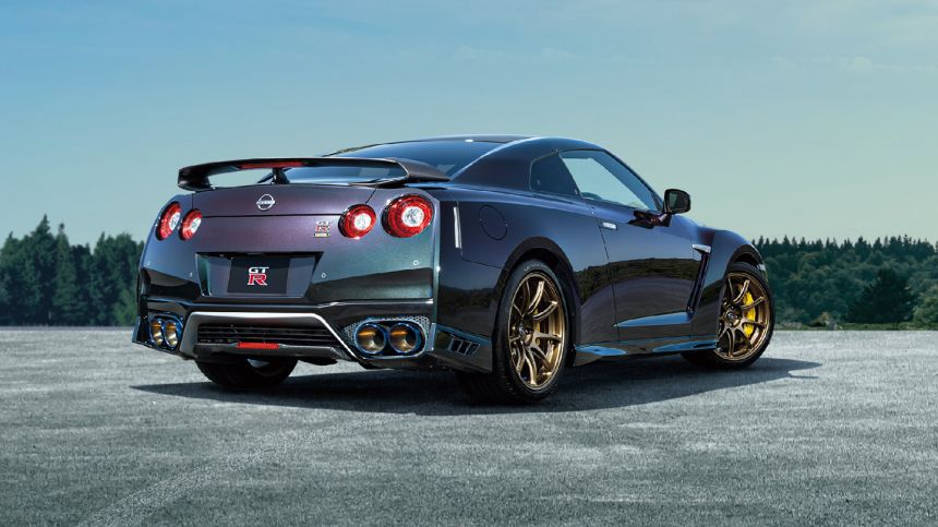 Nissan introduces another special edition R35 GT-R image