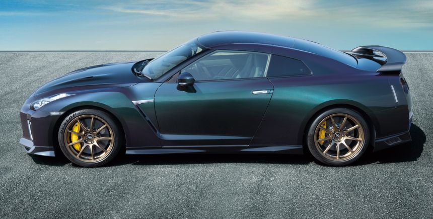 Nissan introduces another special edition R35 GT-R image