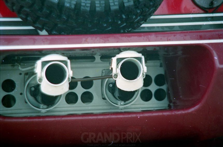 El Lago: When Mitsubishi built an amphibious Pajero image