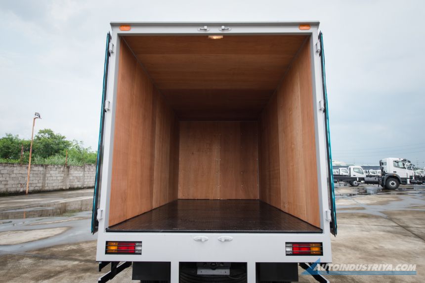 2021 Fuso Canter FJ73 6-wheeler image