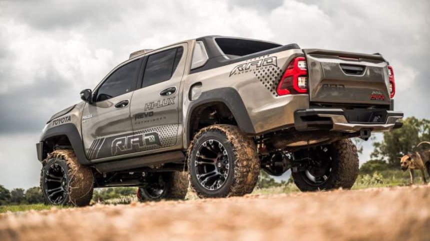 Toyota Hilux by Rad image
