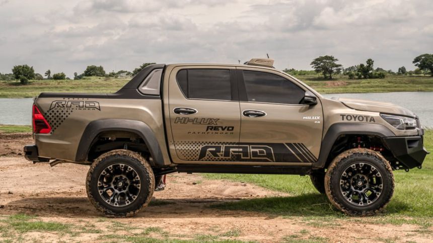 Toyota Hilux by Rad image