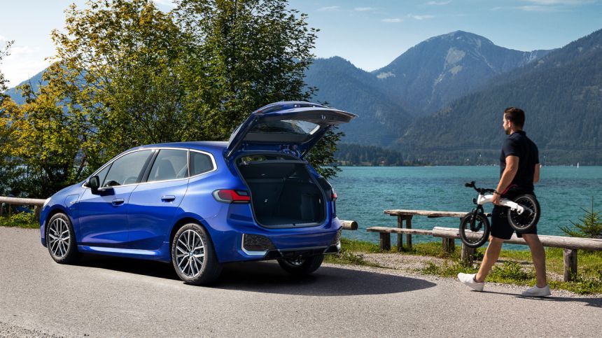 2022 BMW 2 Series Active Tourer gets the huge grille image