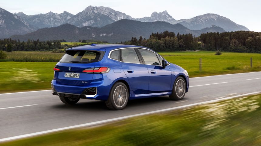 2022 BMW 2 Series Active Tourer gets the huge grille image