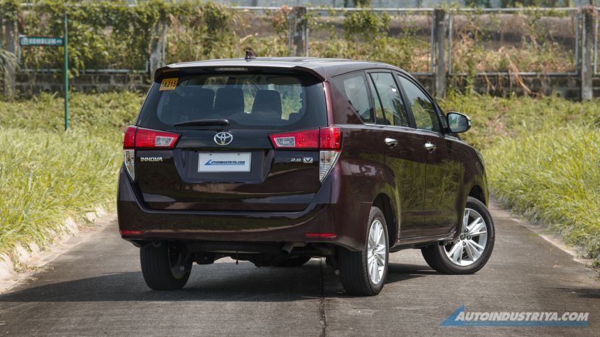 2021 Toyota Innova V image