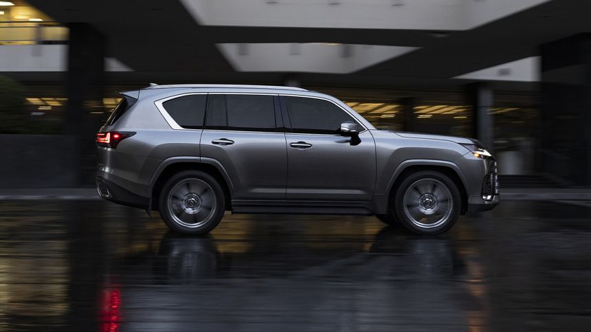 Uber Lux: 2022 Lexus LX 600 makes global reveal image
