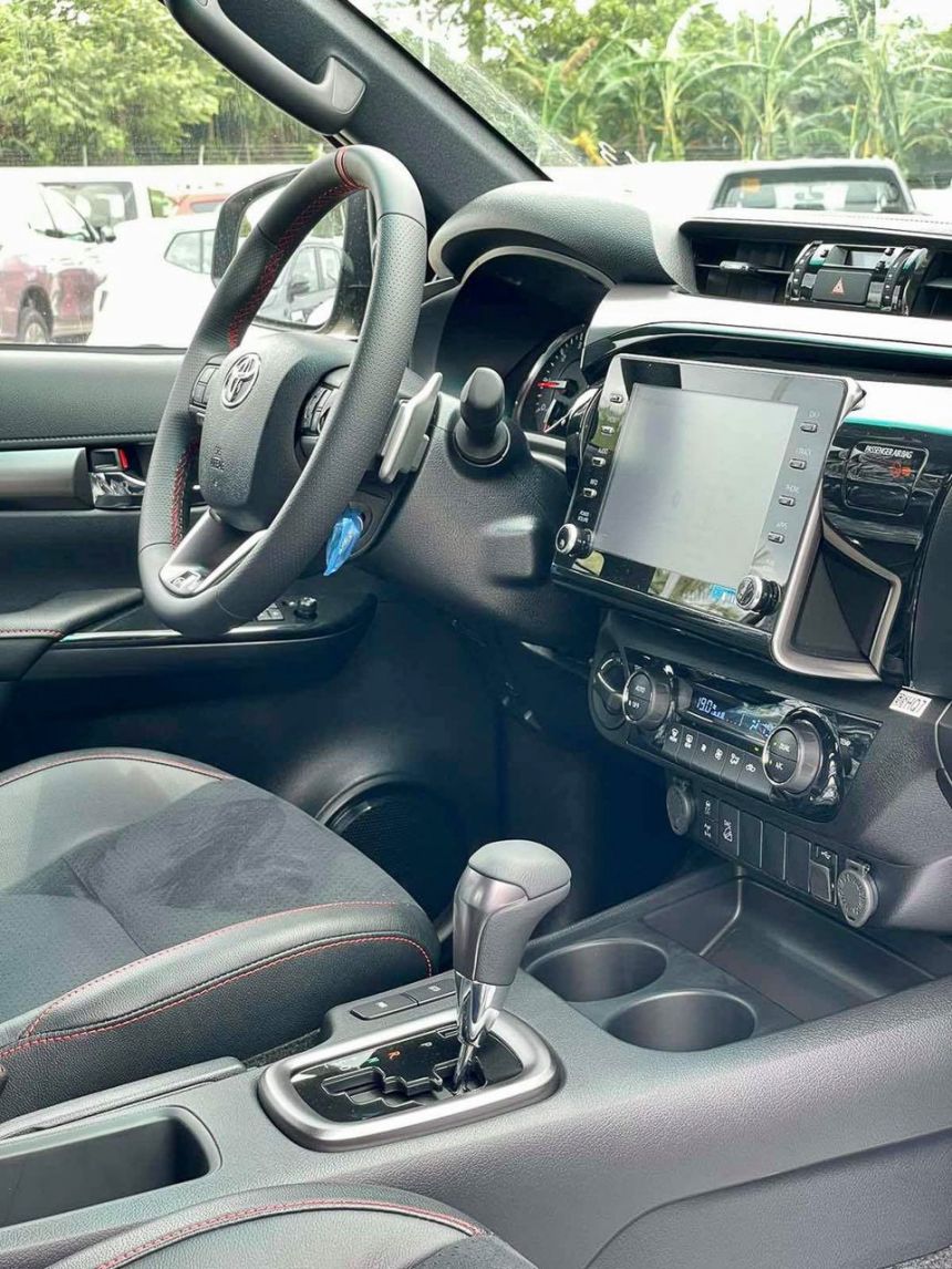 2022 Toyota Hilux GR Sport to sell for PHP 1.985M image