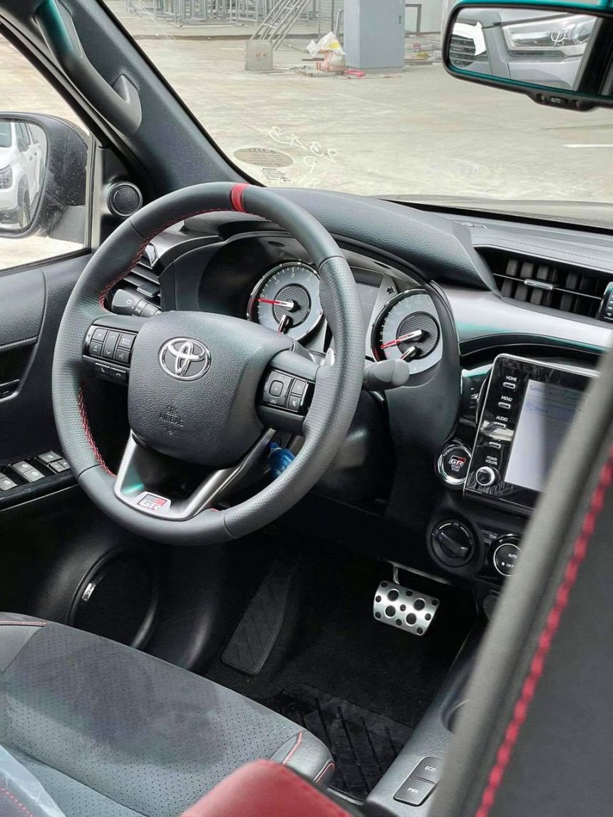 2022 Toyota Hilux GR Sport to sell for PHP 1.985M image