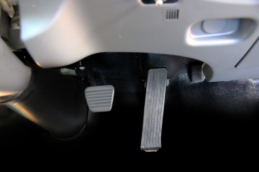 Isuzu N-Series Smoother now in PH with automated manual gearbox image