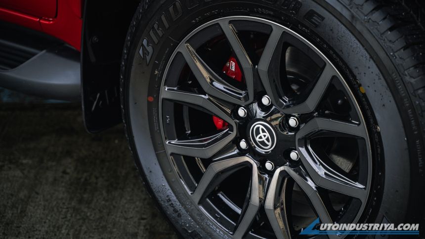 We take a closer look at 2022 Toyota Hilux, Fortuner GR Sport image