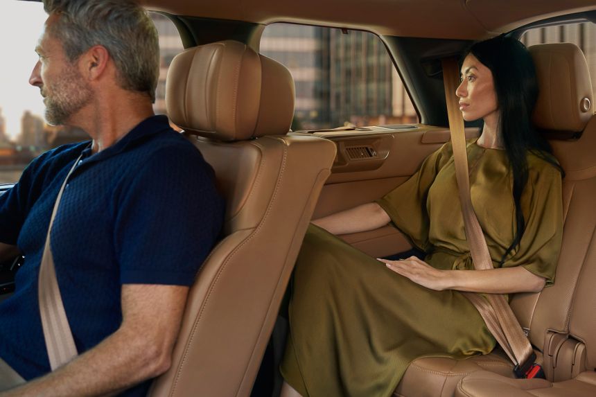 This is the 2022 Range Rover image