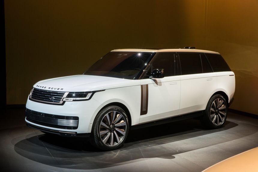 This is the 2022 Range Rover image