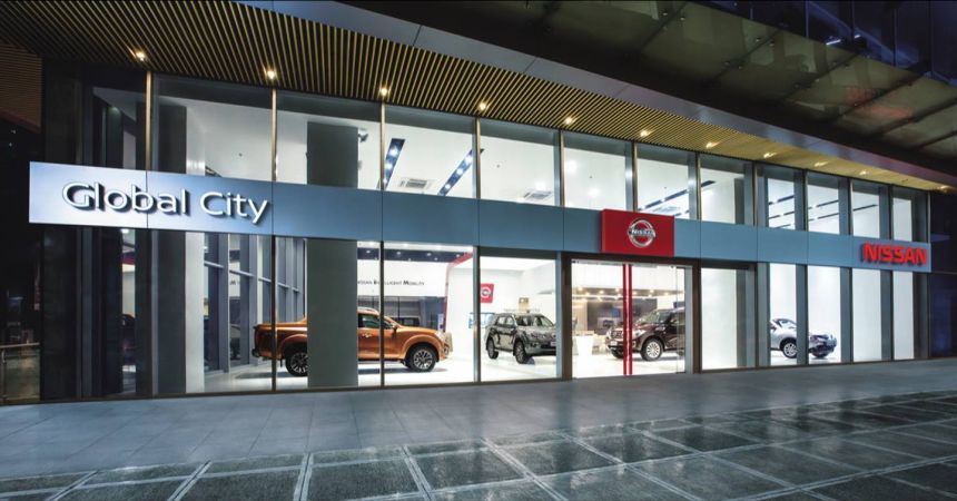 BGC is the Car Window Shopping Hub of Metro Manila image