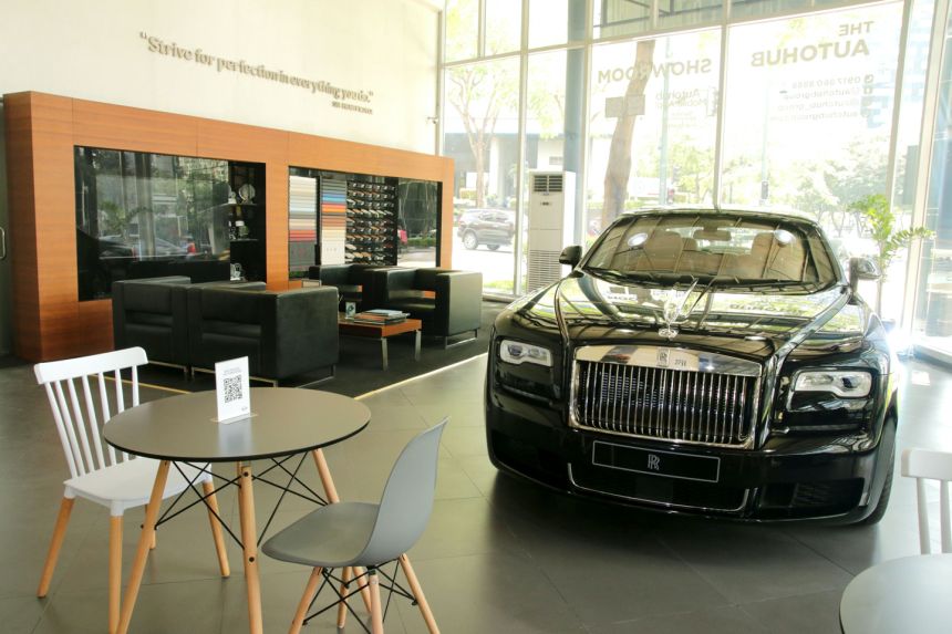 BGC is the Car Window Shopping Hub of Metro Manila image