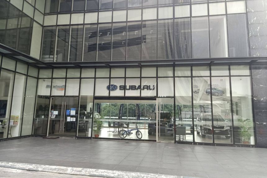 BGC is the Car Window Shopping Hub of Metro Manila image