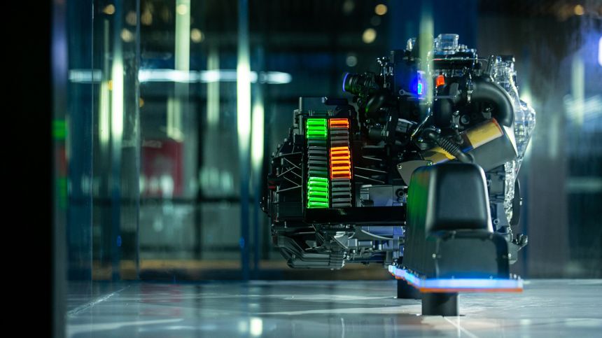 New Geely supercharged 1.5L hybrid can do 27.8 km/L image