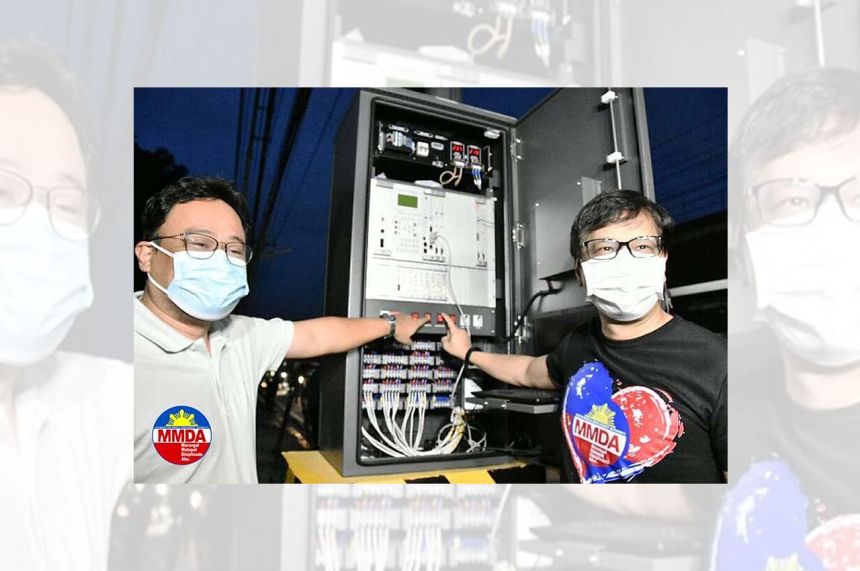 MMDA installs traffic lights at Dario Bridge, QC Academy U-turn slots image
