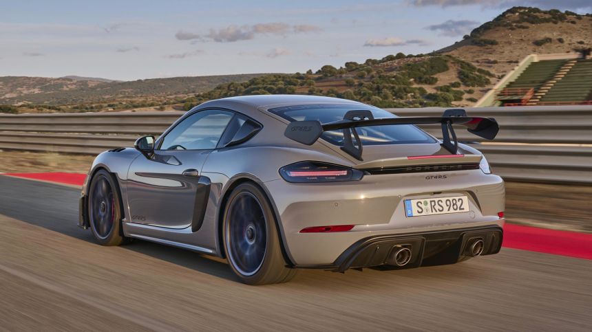 Porsche 718 Cayman GT4 RS has the heart of a 911 GT3 image