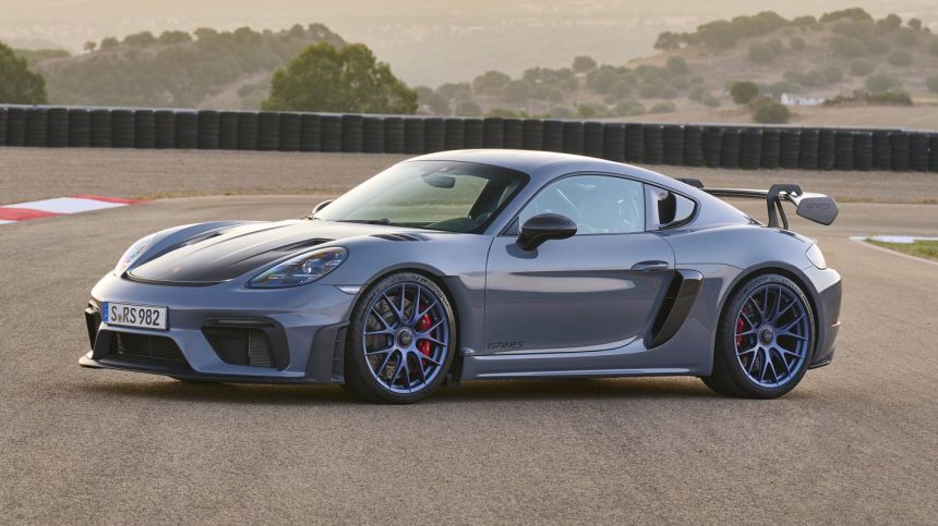Porsche 718 Cayman GT4 RS has the heart of a 911 GT3 image