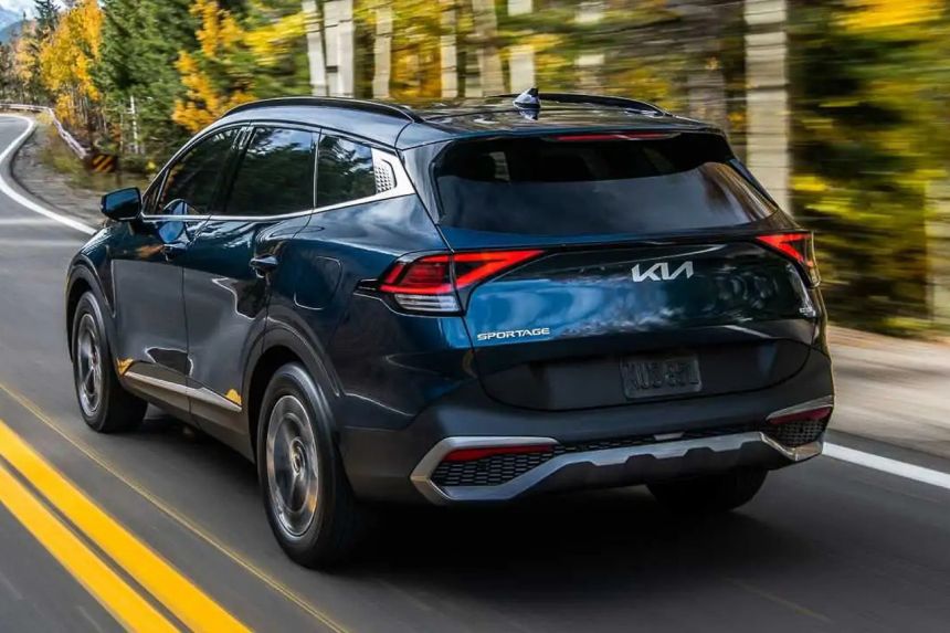 2022 Kia Sportage Hybrid makes more power than turbo-diesel image