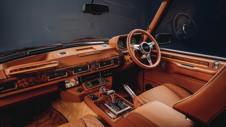 Overfinch will sell you a &ldquo;new&rdquo; 1993 Range Rover with 435 HP V8 image