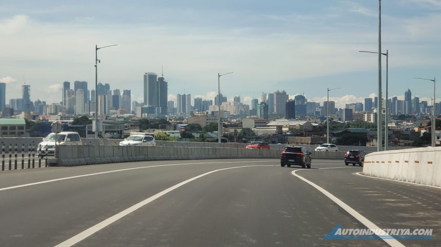 2021 Mercedes-Benz Eat Sip Drive Advert/ESD image