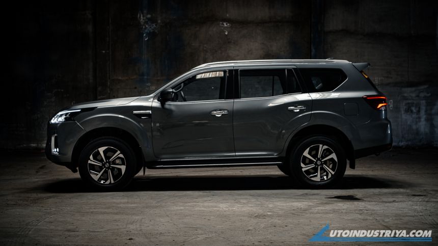 2022 Nissan Terra VL 4x2 image