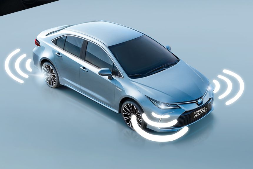 Spec Check: 2022 Honda Civic vs 2020 Toyota Corolla Altis image